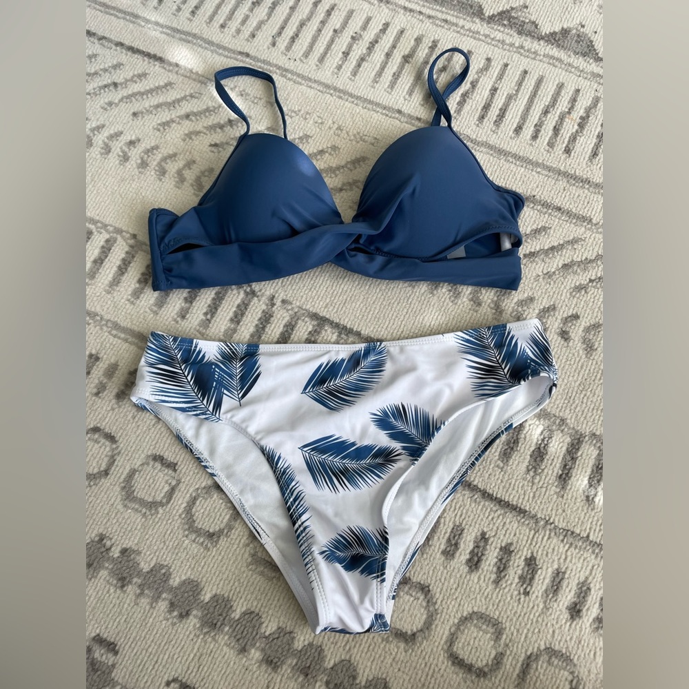 Medium, SHEIN swimsuit, NWOT, Blue/white, solid top palm branch print bottoms